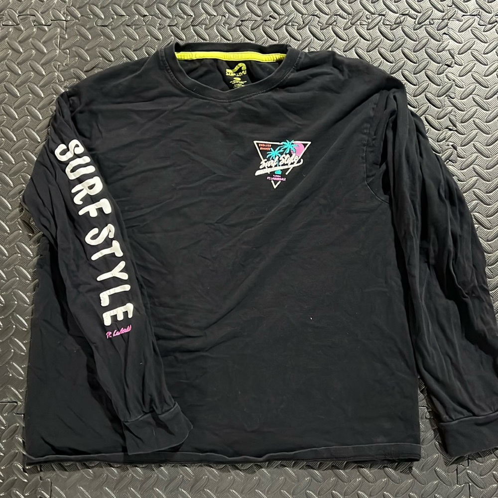 Surf Style long sleeve size L